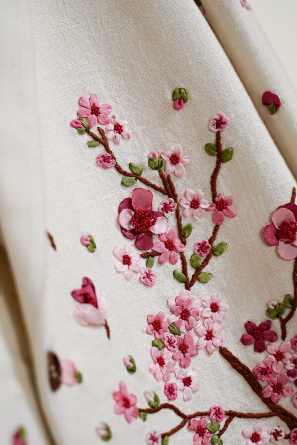 Men's White Floral Embroidered Blazer